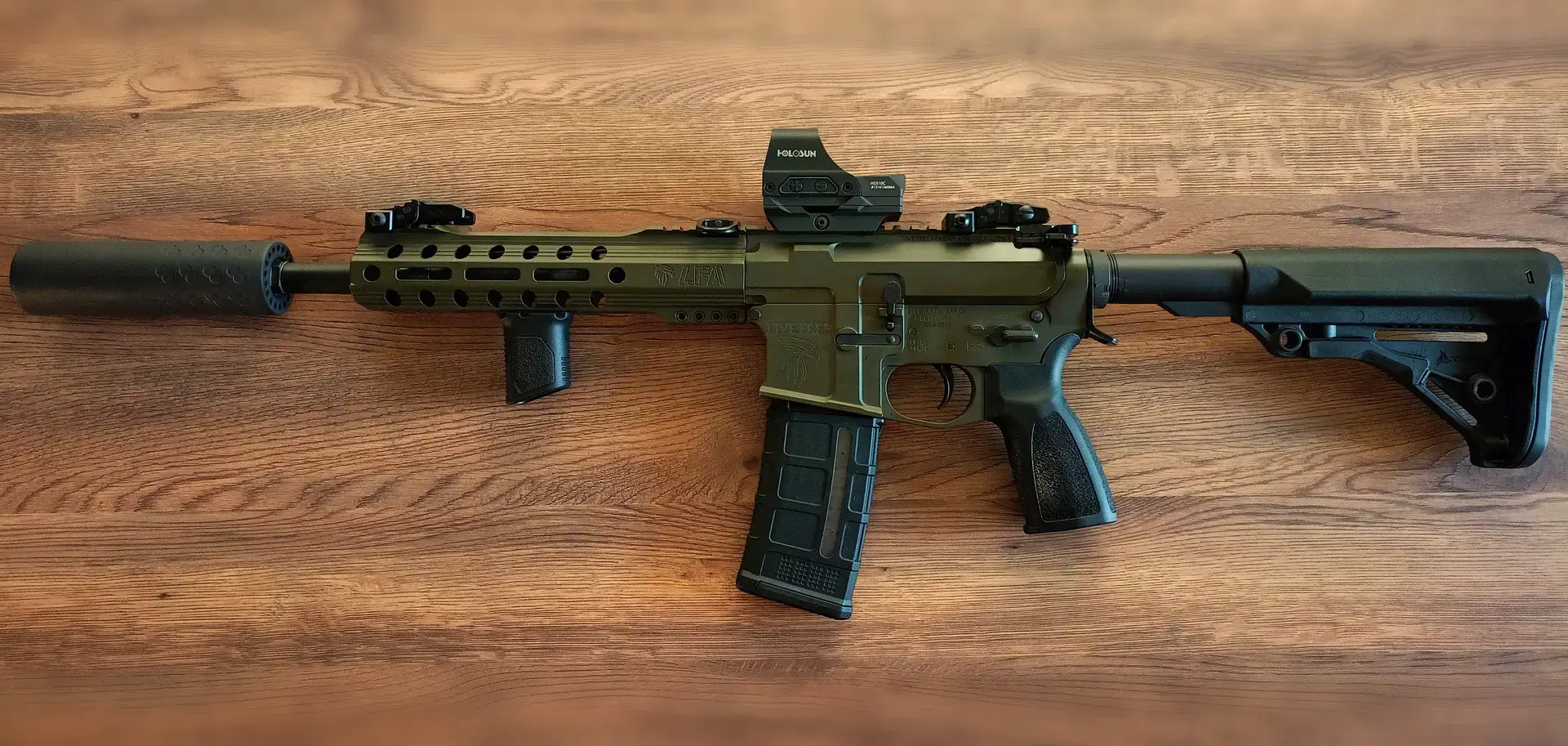 Karabinek samopowtarzalny LFA Battle Rifle 11,5 cala na stanowisku strzeleckim – LYNX Szkolenia Strzeleckie.